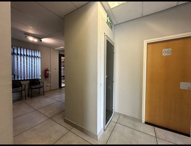 219M² OFFICE FOR SALE IN SANDOWN
